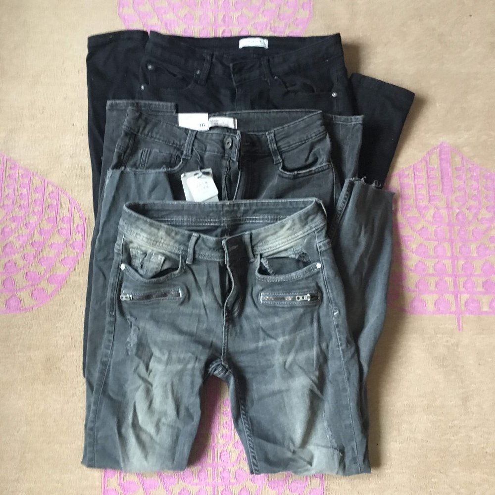 Zara Jeans Size 4 - Black, Grey, and Grey